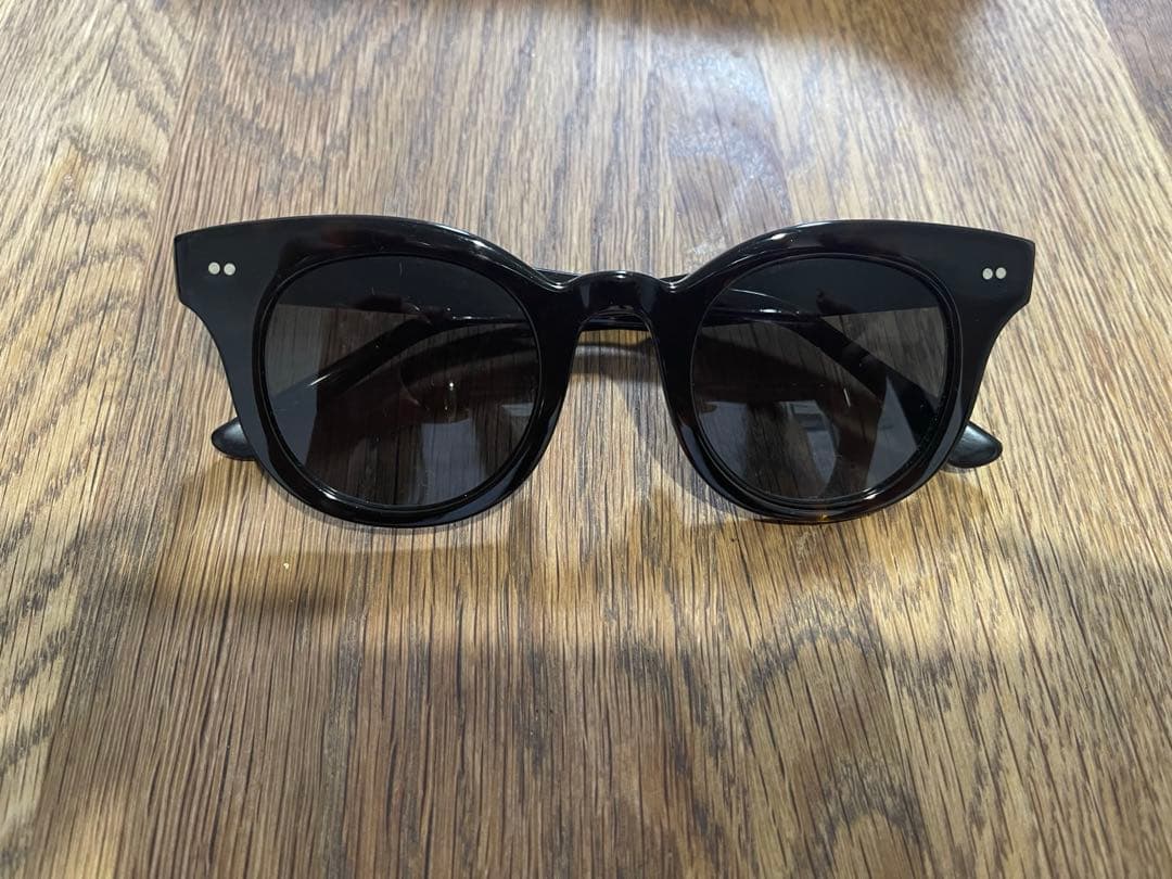 SHISHIKUI ARALE DEMI シシクイ　アラレ　デミ