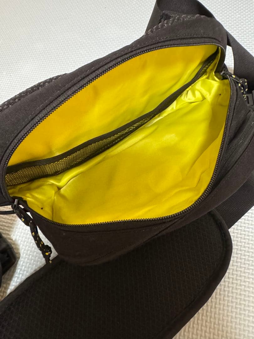 【Hugoo】 ヒップシート ブラック