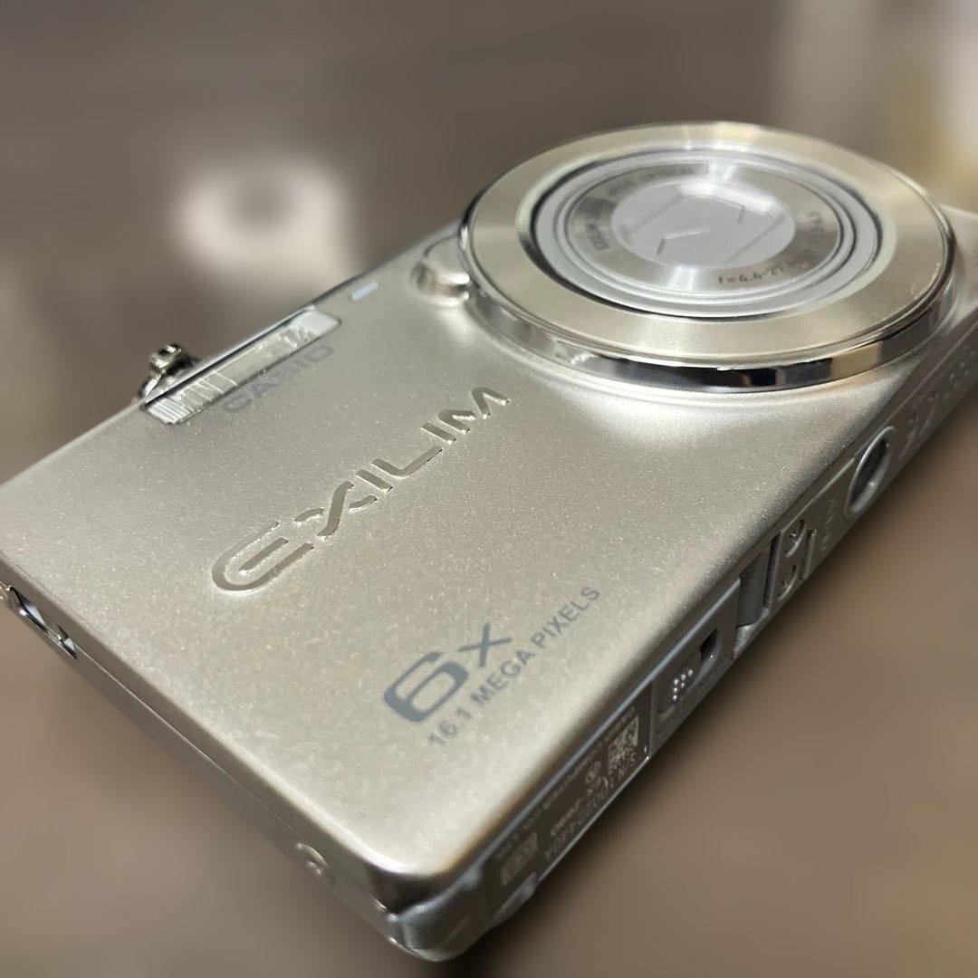 デジタルカメラ CASIO EXILIM EX-Z690 SR SET
