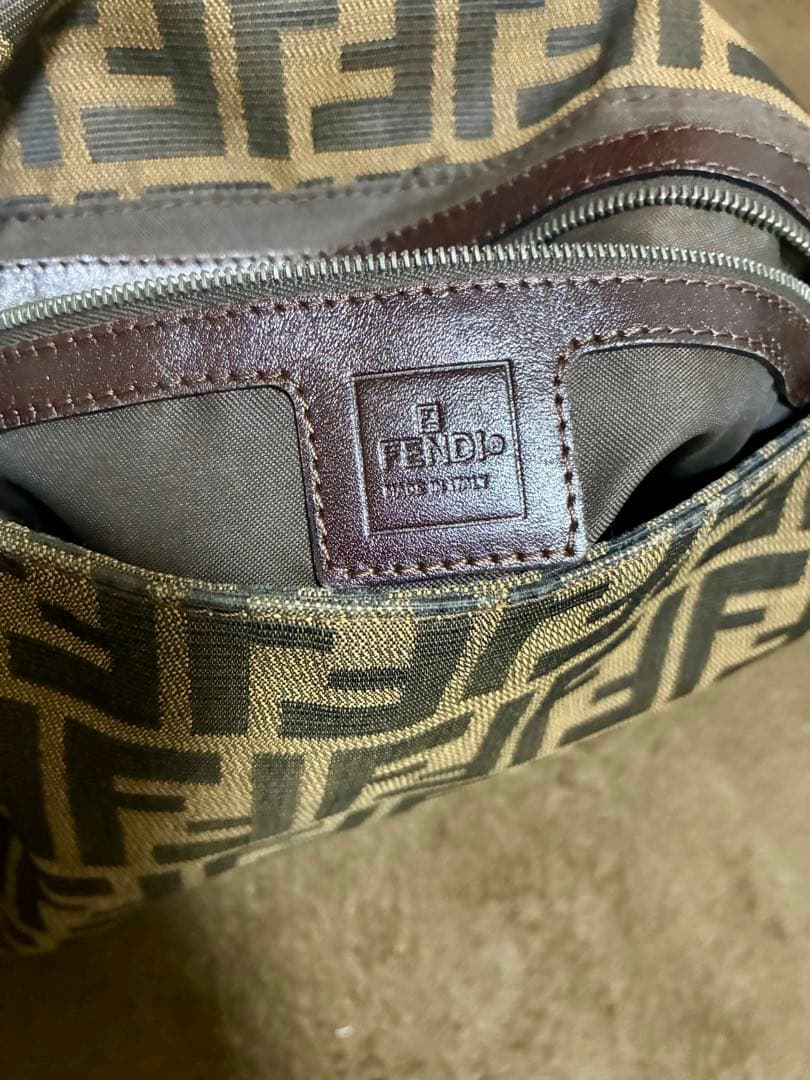 FENDI FFロゴパターン ハンドバッグ