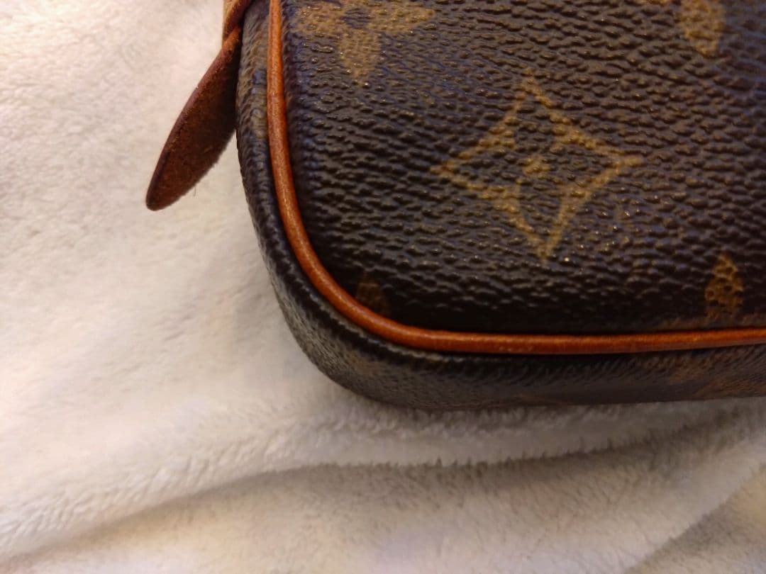 LOUIS VUITTON ポシェット