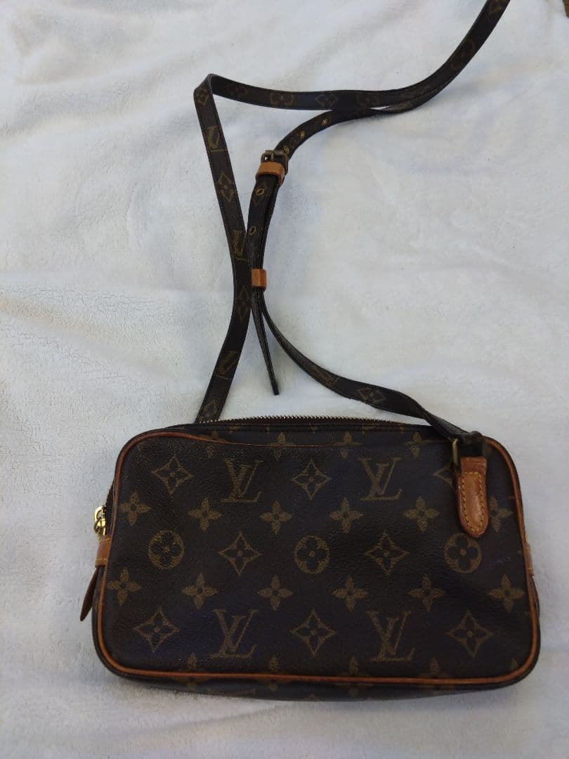 LOUIS VUITTON ポシェット