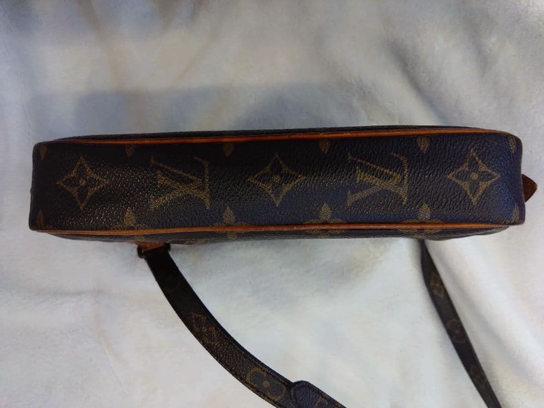 LOUIS VUITTON ポシェット