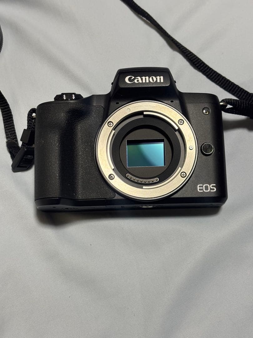 ミラーレス一眼　EOS Kiss M ダブルレンズキット