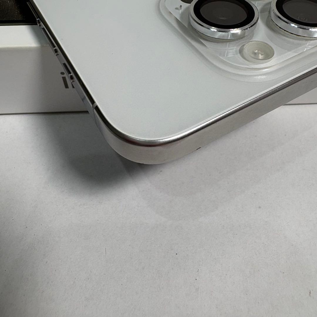 Apple iPhone 15 Pro ホワイトチタニウム　128GB本体