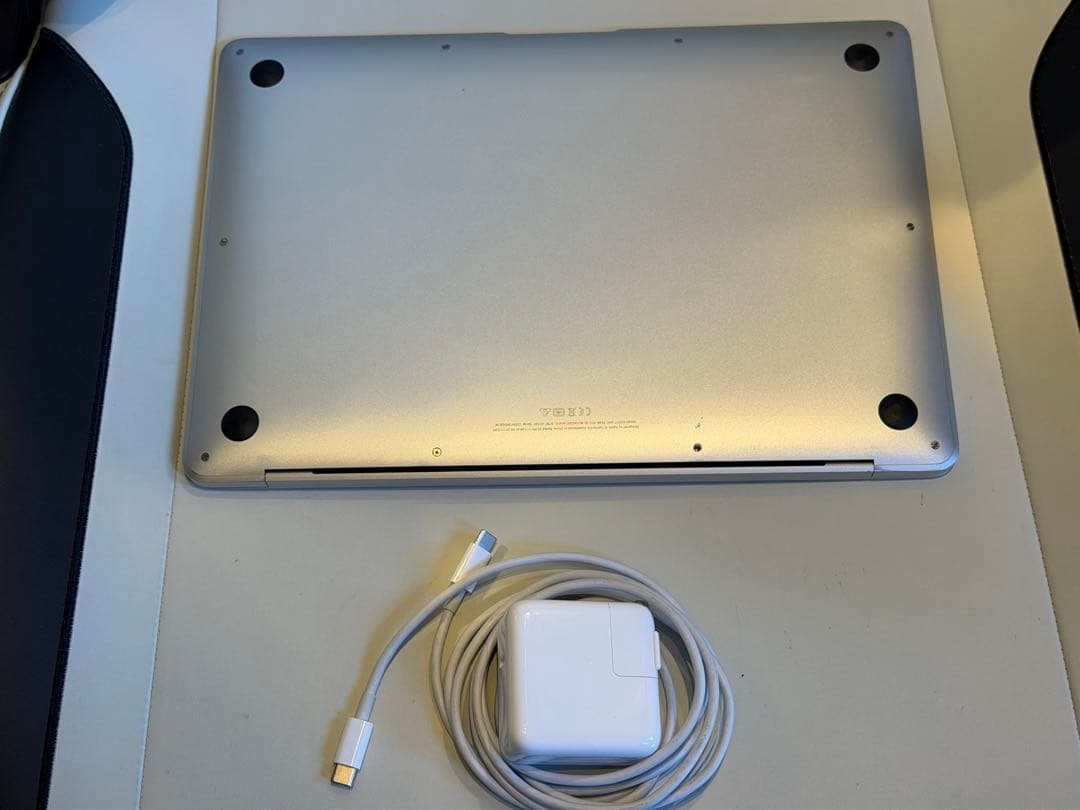 Apple MacBook Air (M1, 2020) シルバー JIS