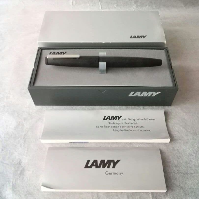 逸品　LAMY(ラミー) 2000 L01万年筆　F又はM　永遠のロングセラー