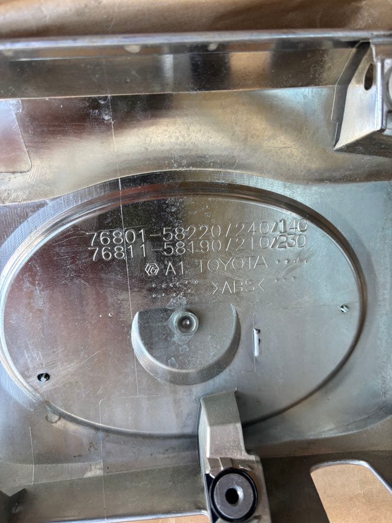 トヨタ 30系アルファード リアガーニッシュ