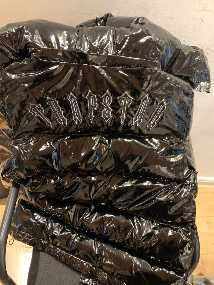 【新品】TRAPSTAR ブラック ダウンジャケット M