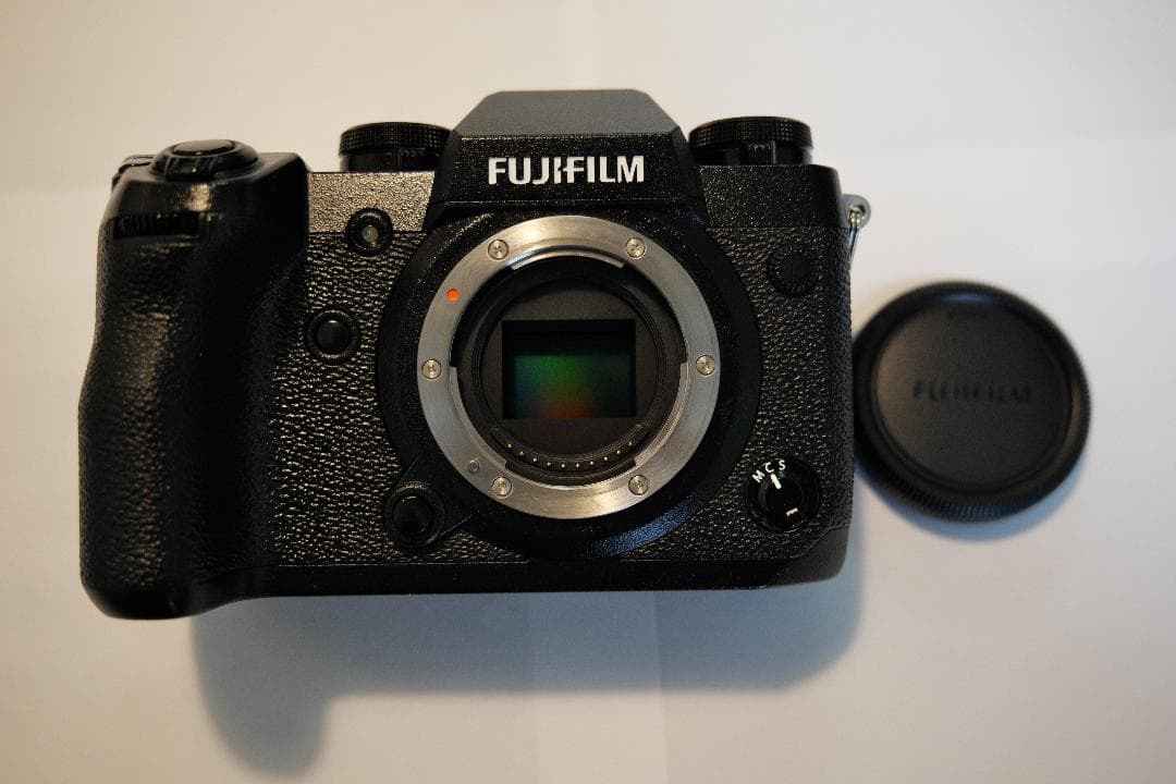 富士フィルム X-H1ボデイと縦電源グリップ キットとバッテリー4個付属(美品)