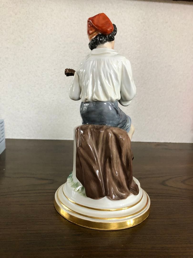マイセン　陶器製人形　マンドリンを持つ少年　アンティーク