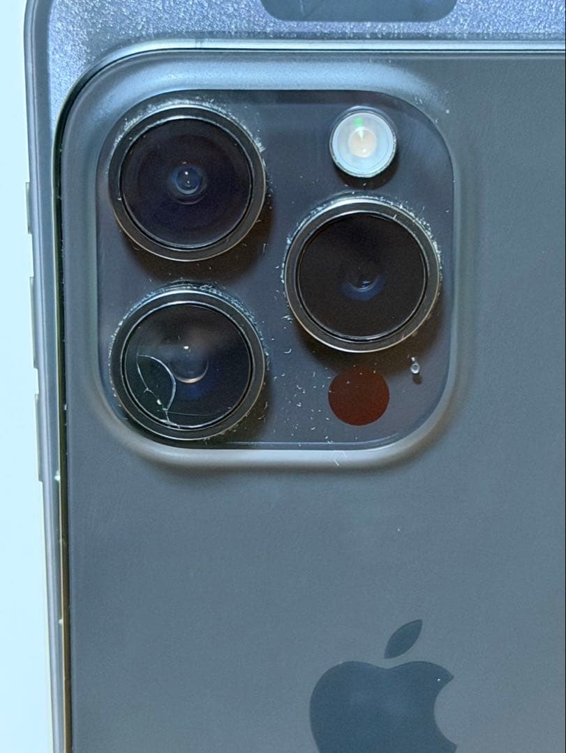 iPhone15Pro 128GB ブラックチタニウム　ケース付き