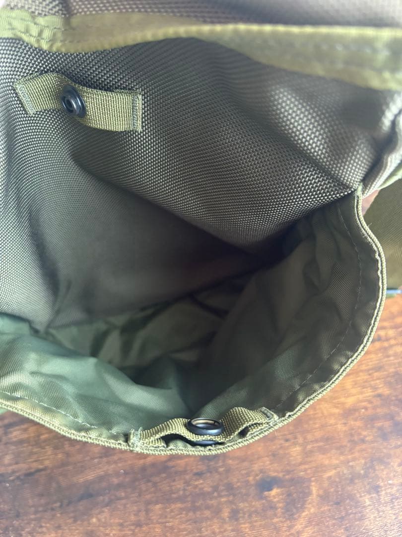 BRIEFING DAY TRIPPER ショルダーバッグ KHAKI カーキ