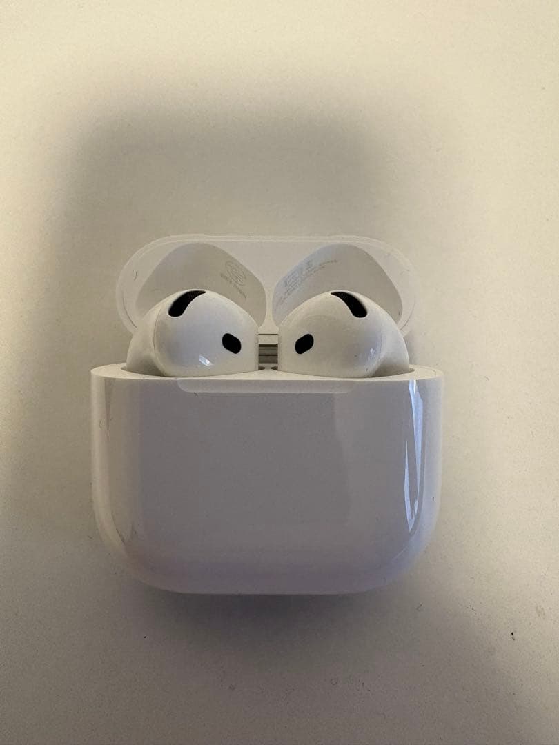 Apple AirPods4 （アクティブノイズキャンセリング）