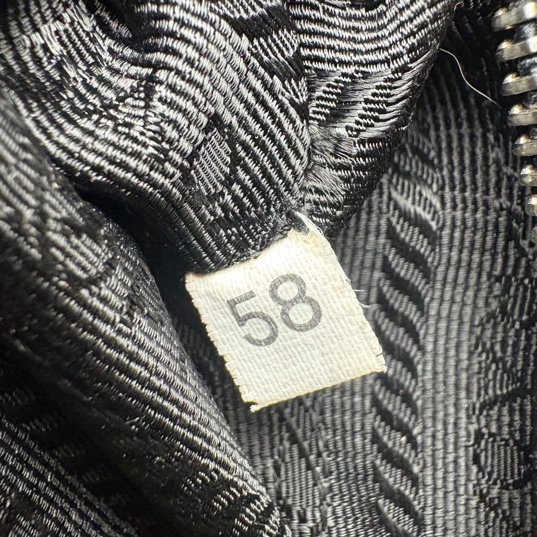071 美品 PRADA ショルダーバッグ 斜めがけ 黒 ux4