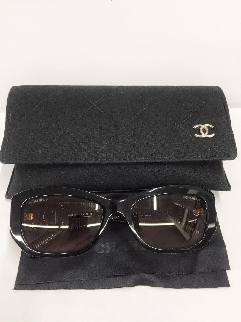 美品 CHANEL/シャネル ブラックカラー セル サングラス 5493