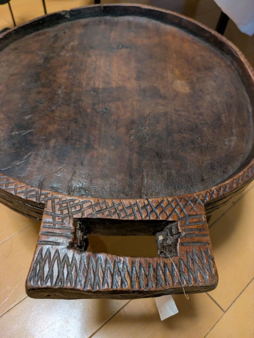 エチオピアコーヒーテーブル　アフリカ彫刻