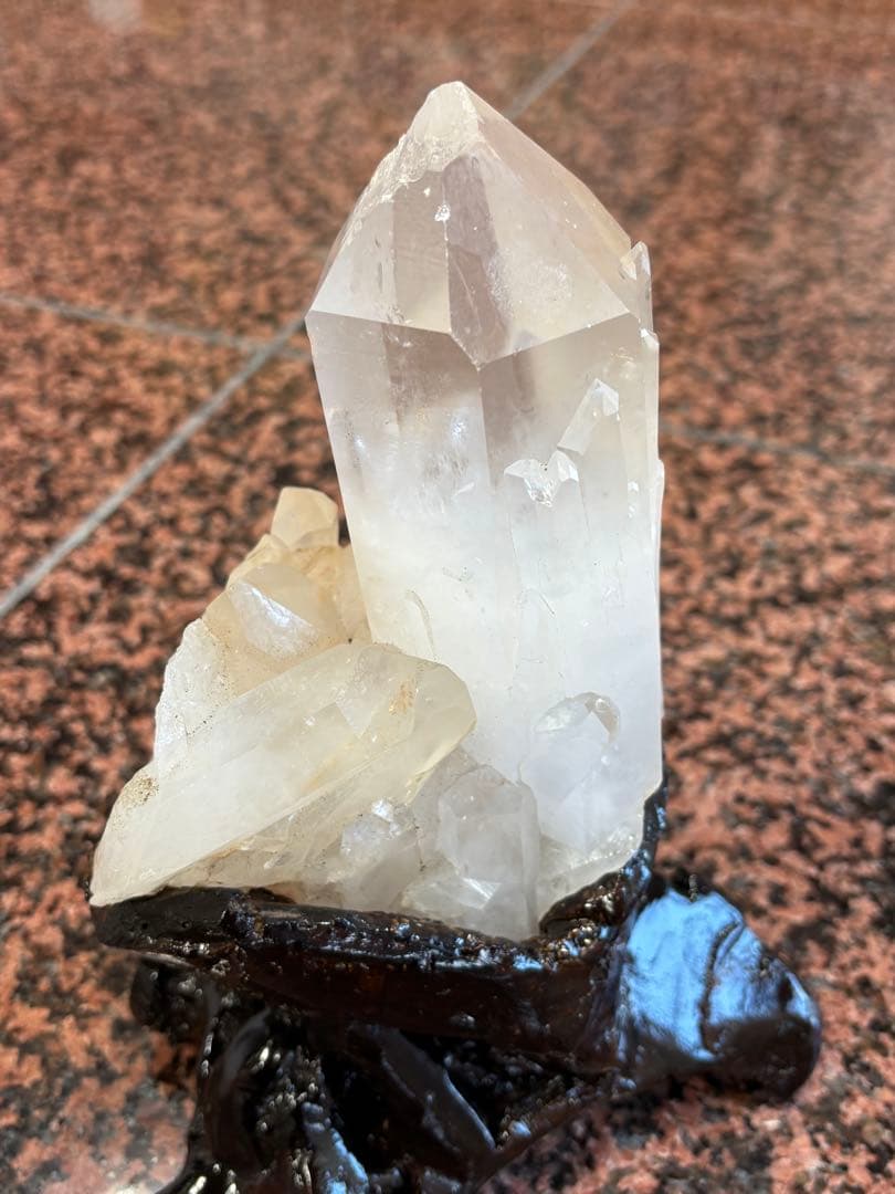 インド産　うっすらピンククォーツ　クラスター　太いポイント　1195g