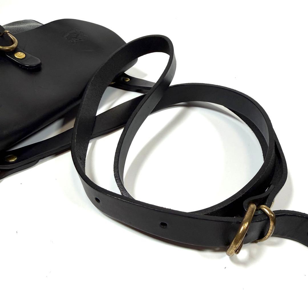 【美品】イルビゾンテ　ショルダーバッグ　レザー　シボ革　ゴールド金具　ブラック