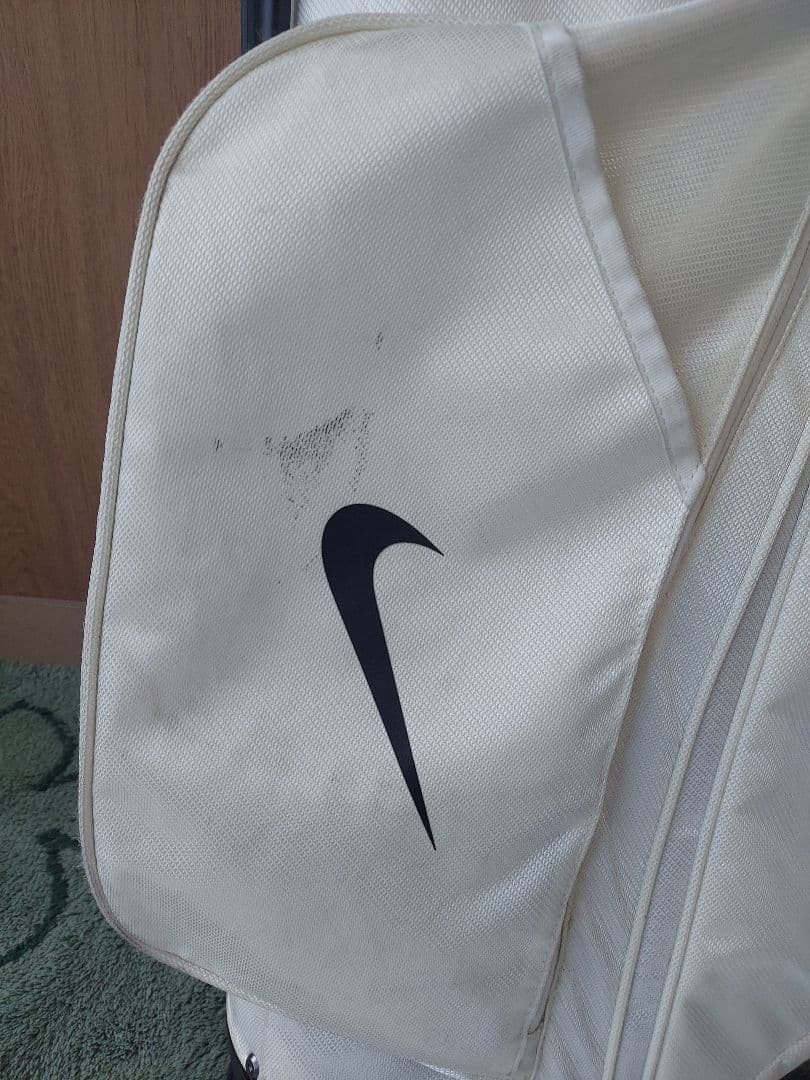 美品 NIKE キャディバッグ 軽量 スタンド式 ナイキ 白