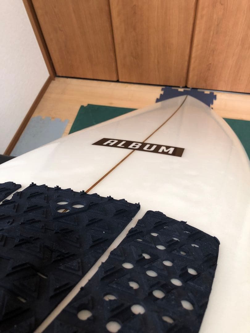 極美品ALBUMアルバムサーフボード Freewing 5'8\"