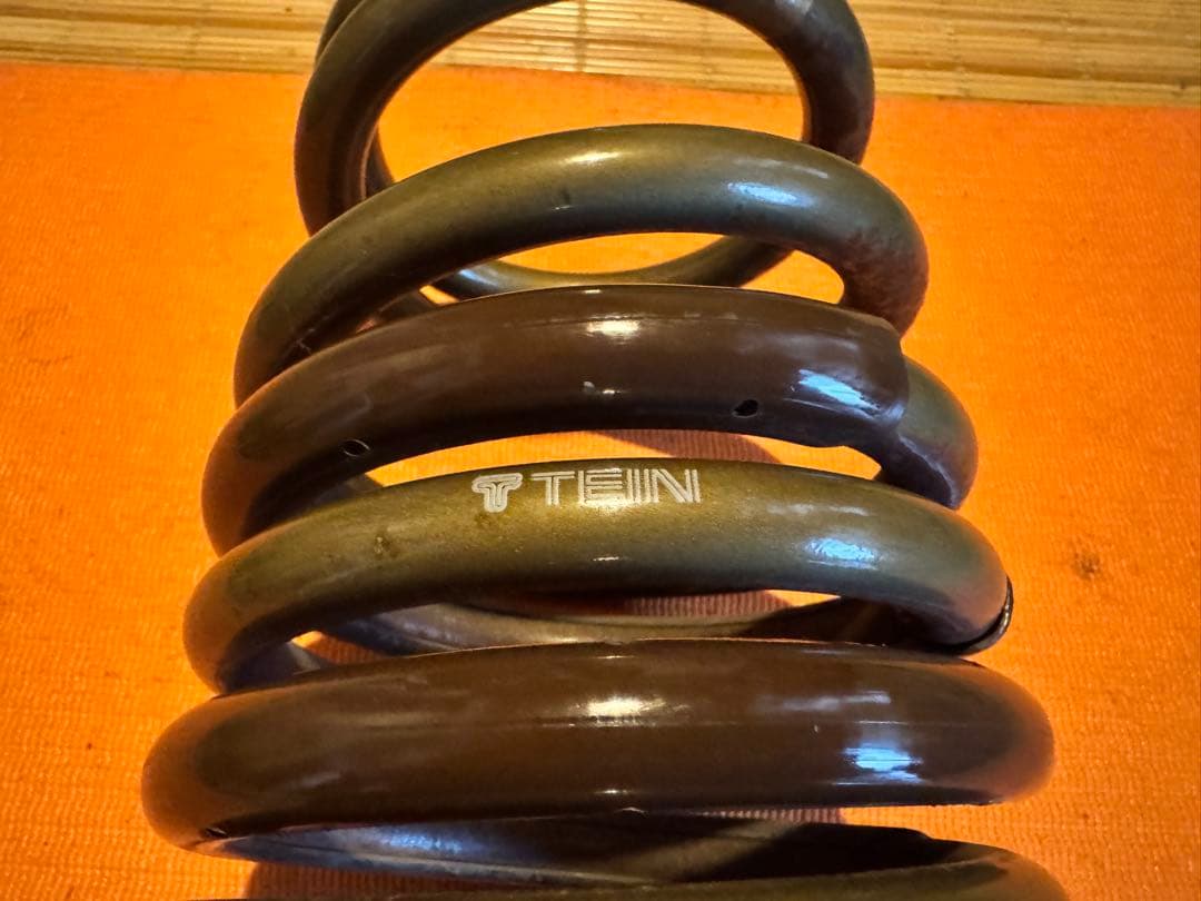 【美品・送料込み】Z34 用　TEIN　テイン　ダウンサス