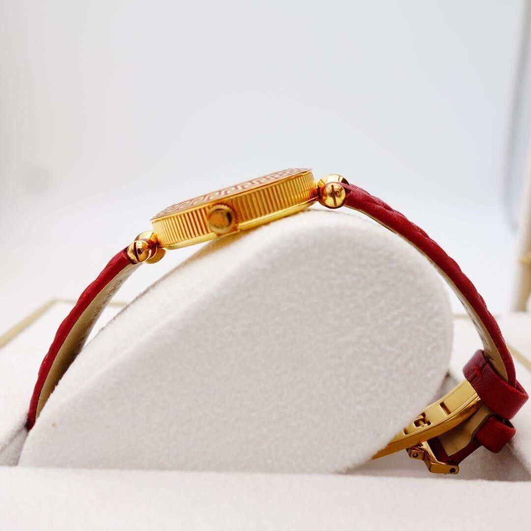 ヴェルサーチ 女性用　腕時計、Microvanitas Red 箱と証明書付き