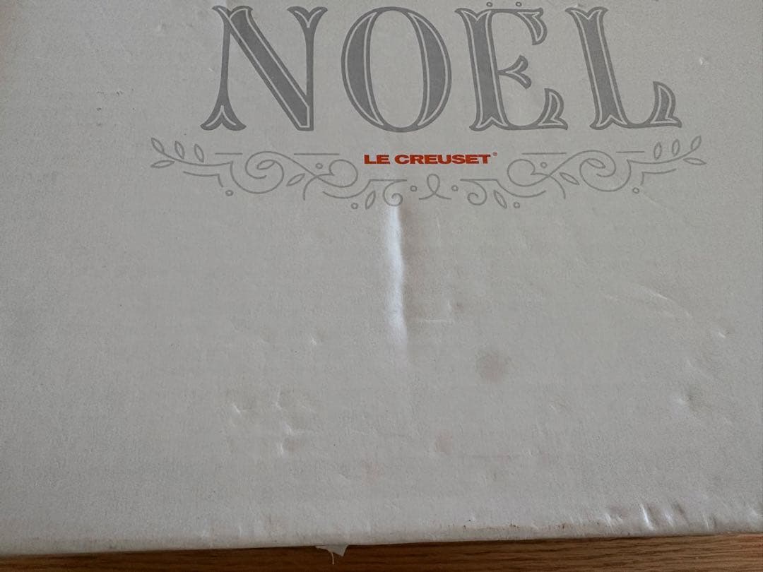 LE CREUSETクルーゼシグニチャー ココットロンドノエルレリーフ24cm
