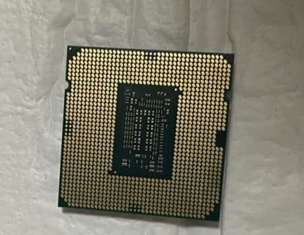 故障品 z490 steel legend i3 10100F 32GB