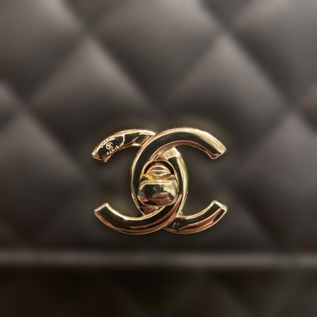 CHANEL ブラック ノベルティーキルティング ショルダーバッグ