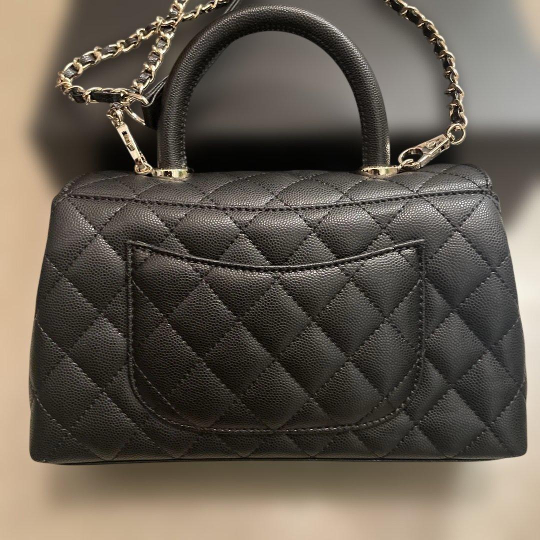 CHANEL ブラック ノベルティーキルティング ショルダーバッグ