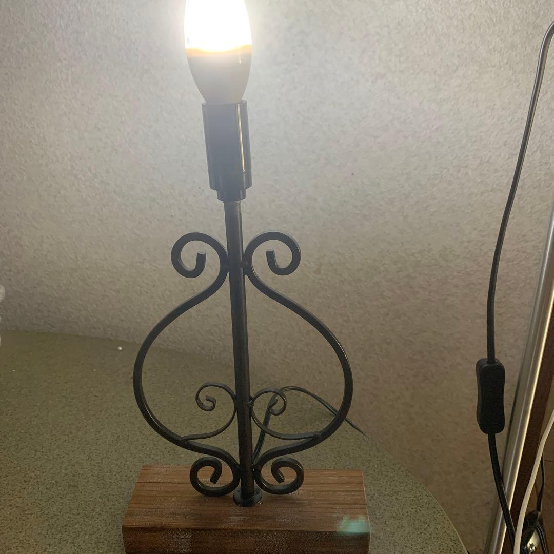 アンティーク　木に電気スタンド