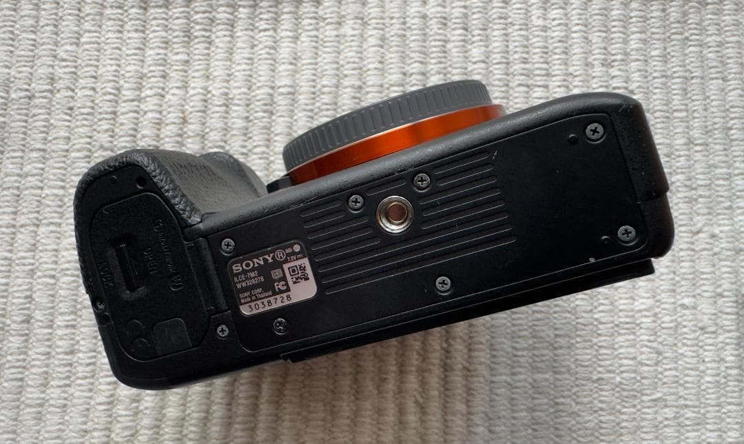 SONY α7 II ミラーレス一眼カメラ本体(充電器＆予備バッテリー付き)