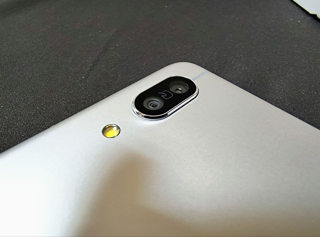 AQUOS　Sense3 SH02M