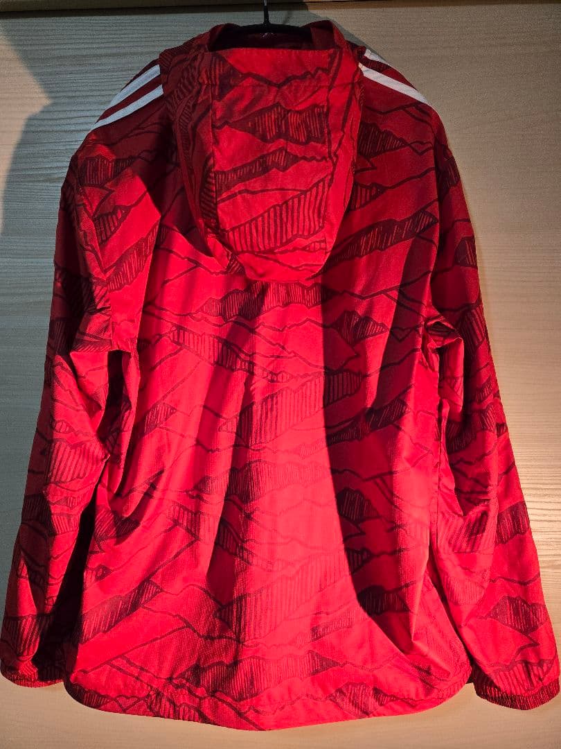 【希少・完売モデル】21/22 バイエルンミュンヘン ウインドブレーカー