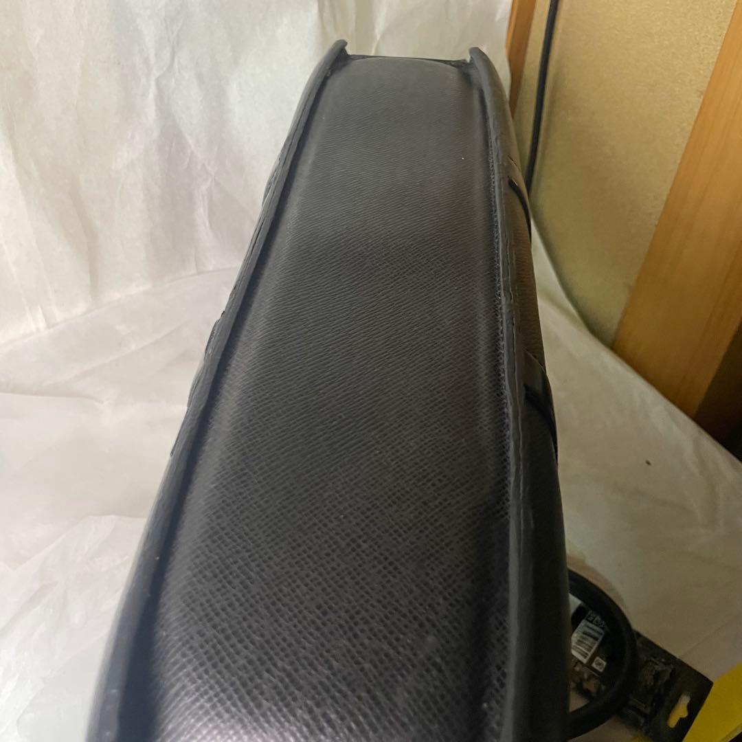 LOUIS VUITTON タイガ 黒 ビジネスバッグ ポルトドキュマン ロザン