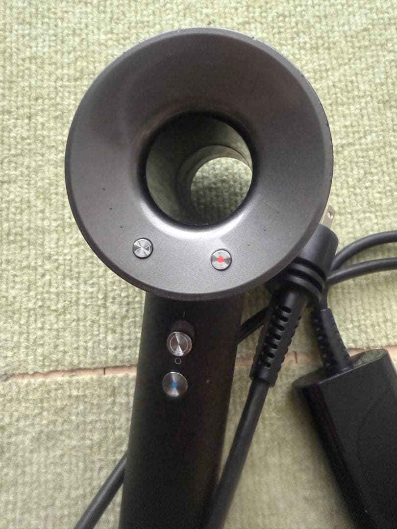 ダイソン　ドライヤー　ブラック