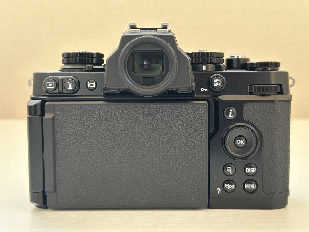 【超美品】Nikon Zfcミラーレス一眼ブラック 16-50 VRレンズキット