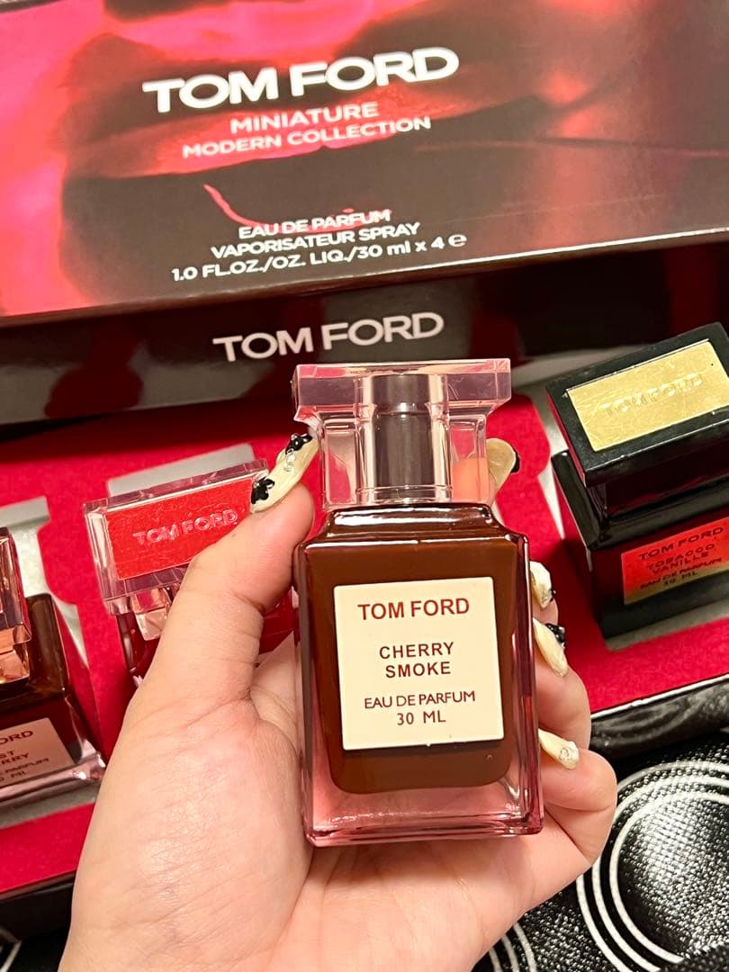 r*☆様 TOM FORD モダンコレクション ミニチュア香水セット