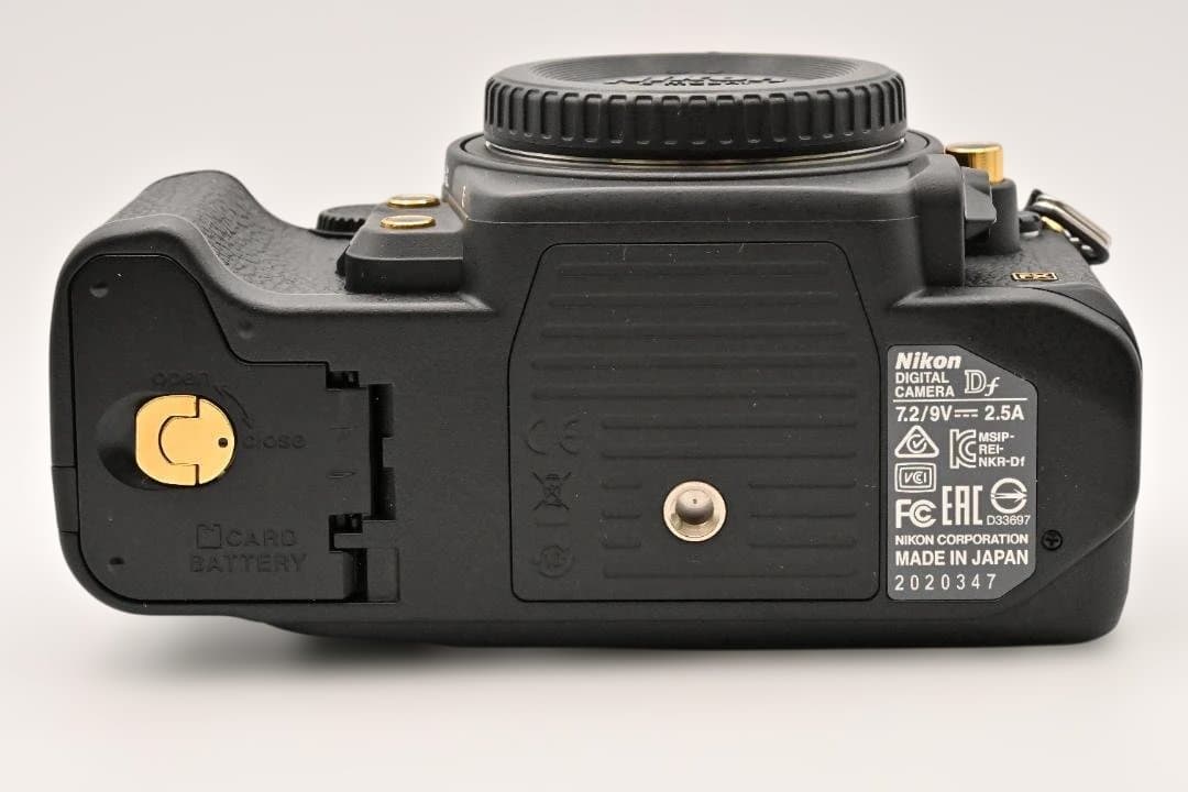 限定 Nikon Df Gold Edition 50mm f1.8レンズキット