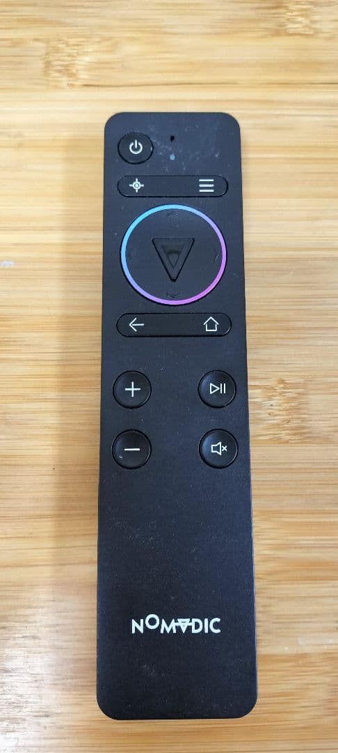 R150 プロジェクター 本体 + リモコン + 収納ケース　NOMADIC