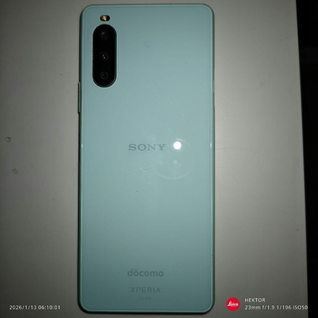 Sony Xperia docomo 水色 本体
