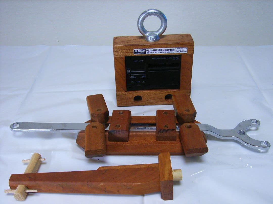 17FSBD◎欅板材の亀型電波目覚まし時計台カシオDQD-S01J【TED除く】