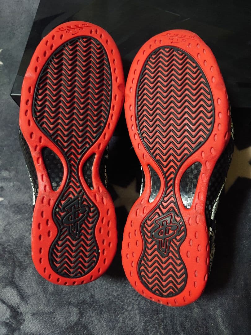 NIKE 　AirFoamposite one