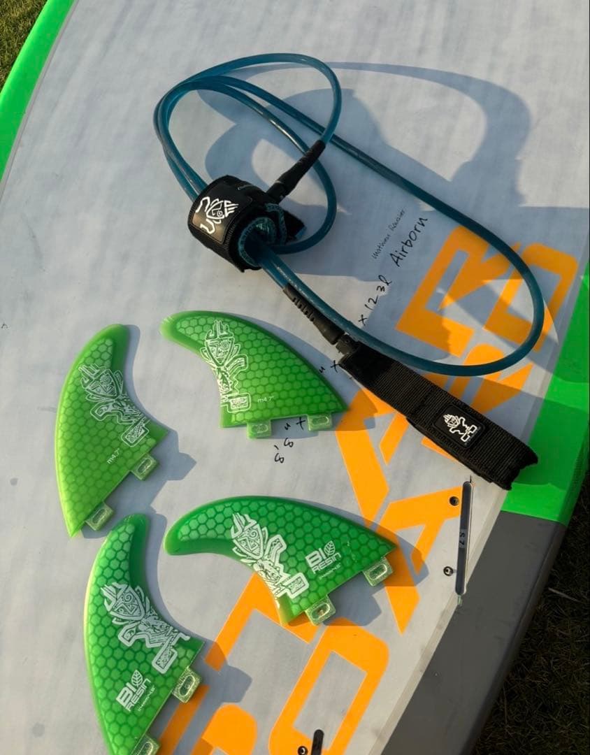 SUP！スターボード　フルカーボン！ ボード、パドル、リーシュ3点セット！