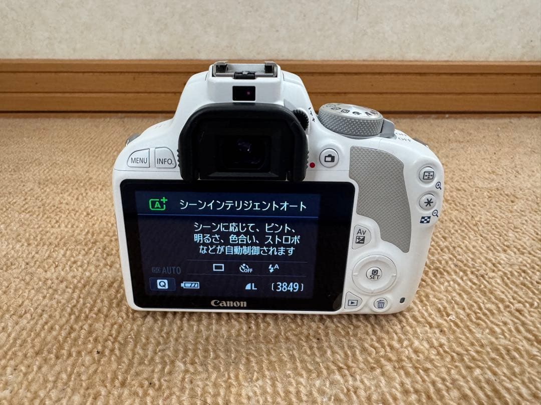 Canon EOS Kiss X7 ホワイト ダブルレンズ　美品