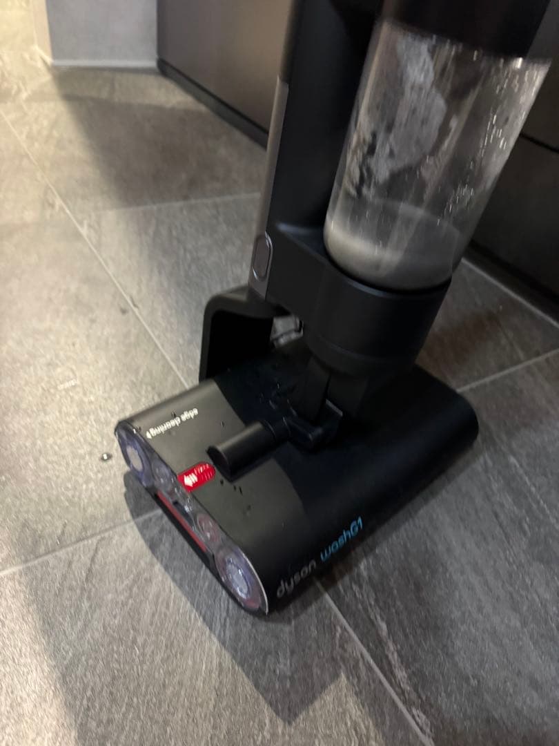 dyson wash g1 掃除機　モップ　ダイソン　水拭き掃除機2回のみ使用