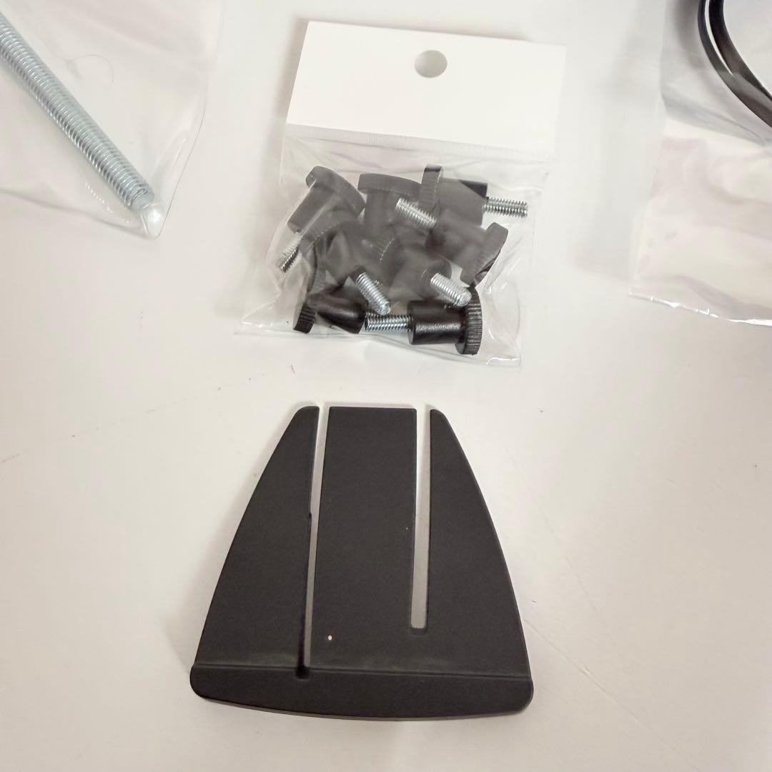 Amazonベーシック　デュアルモニターアーム　エルゴトロンOEM