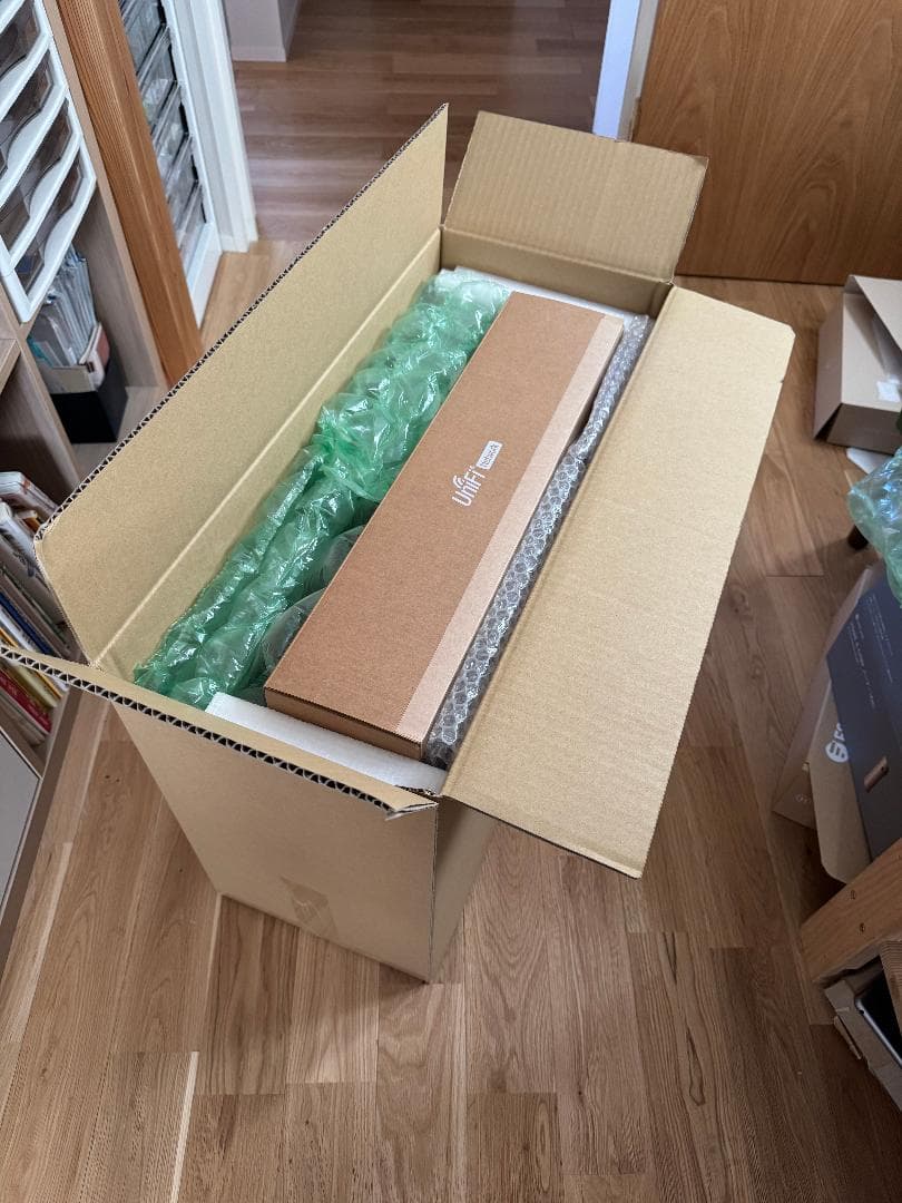 Ubiquiti UniFi スイッチ Enterprise 24 PoE