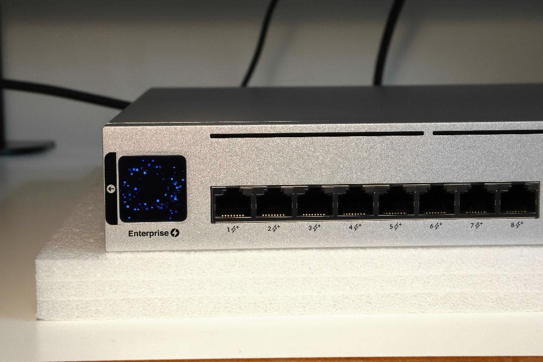 Ubiquiti UniFi スイッチ Enterprise 24 PoE